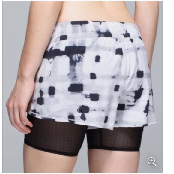 Lululemon hot to street short ghost weave white layered mesh 28722 - Picture 13 of 13